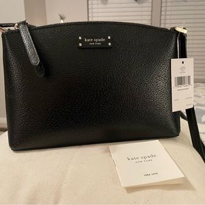 Kate Spade Jeanne Crossbody bag in black.